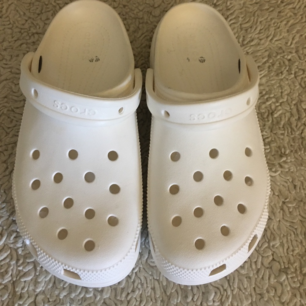 Crocs - Picture 2 of 11